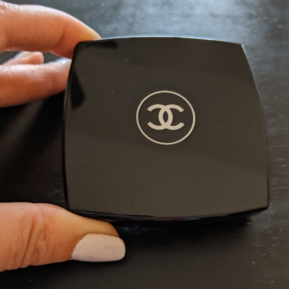 Chanel blush container